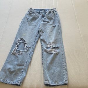 Selling this jeans because it became small on me but overall I loved this jeans.